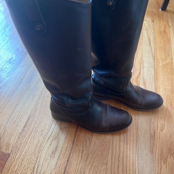 Frye Chelsea boot - Picture 2 of 4